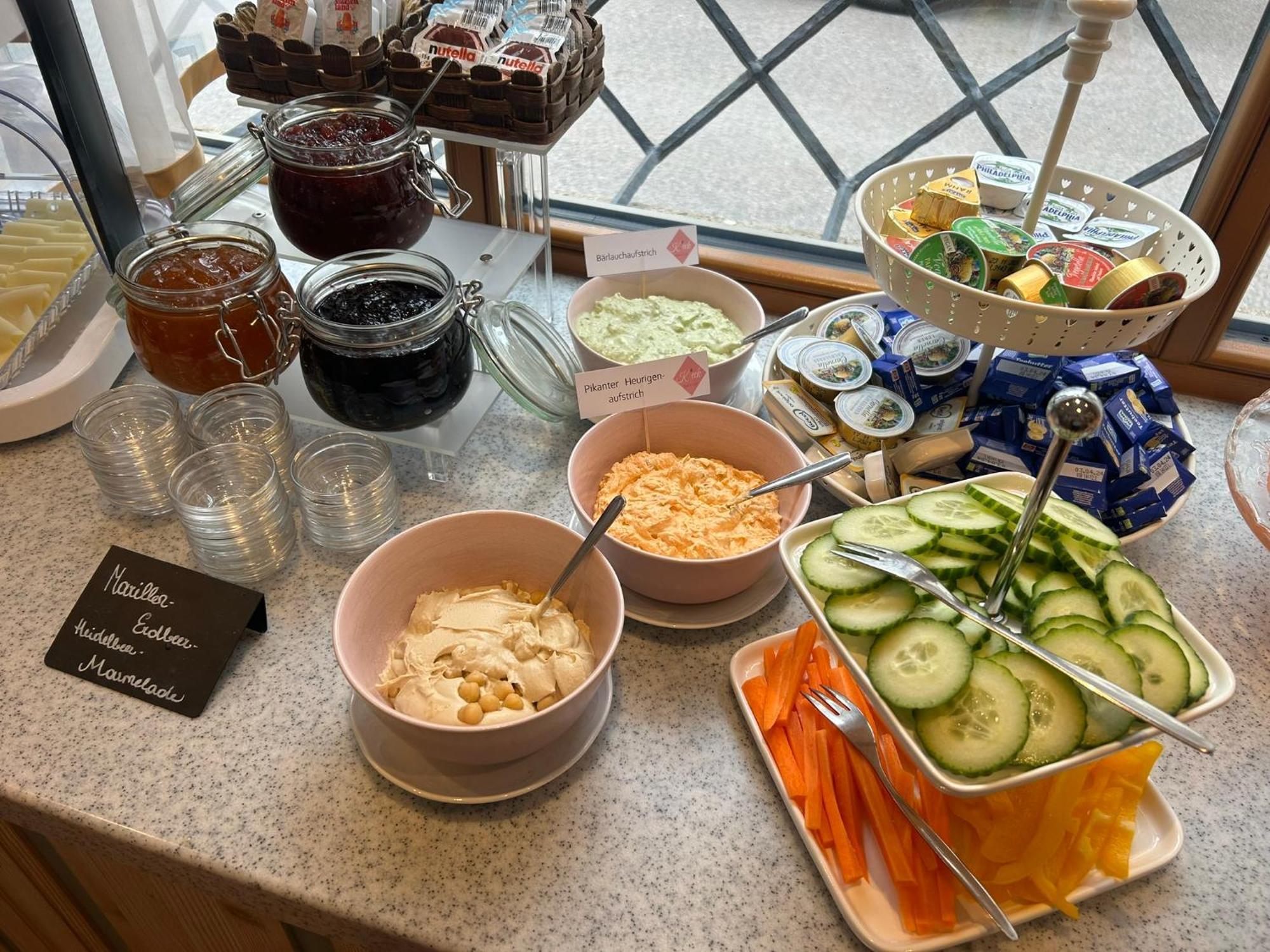 גומפולדסקירשן Hotel Zur Post מראה חיצוני תמונה
